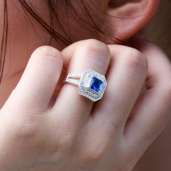 Elegant 925 Silver Blue Sapphire Ring New - Picture 2 of 6